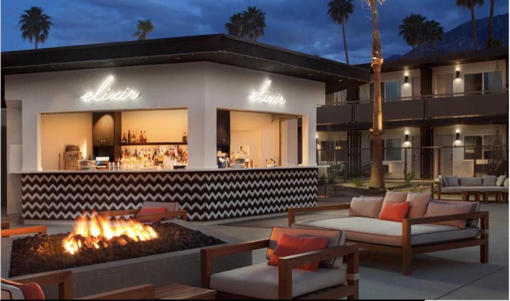 V Palm Springs Hotel Exterior photo